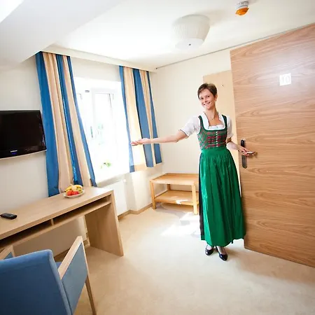 Bauernwirt Estalagem 2*